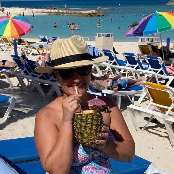 Meet your Posher, Melanie - Picture 1 of 1